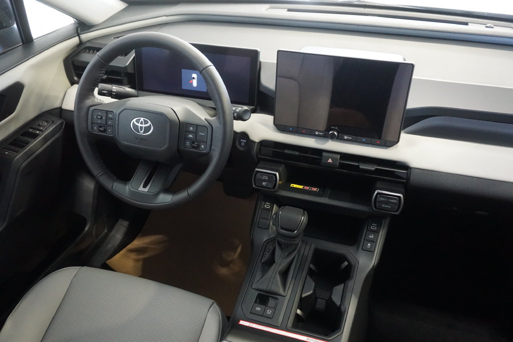 New 2026 Toyota RAV4 XLE Premium w/ Panoramic Sun Roof Package AWD/4WD image 30