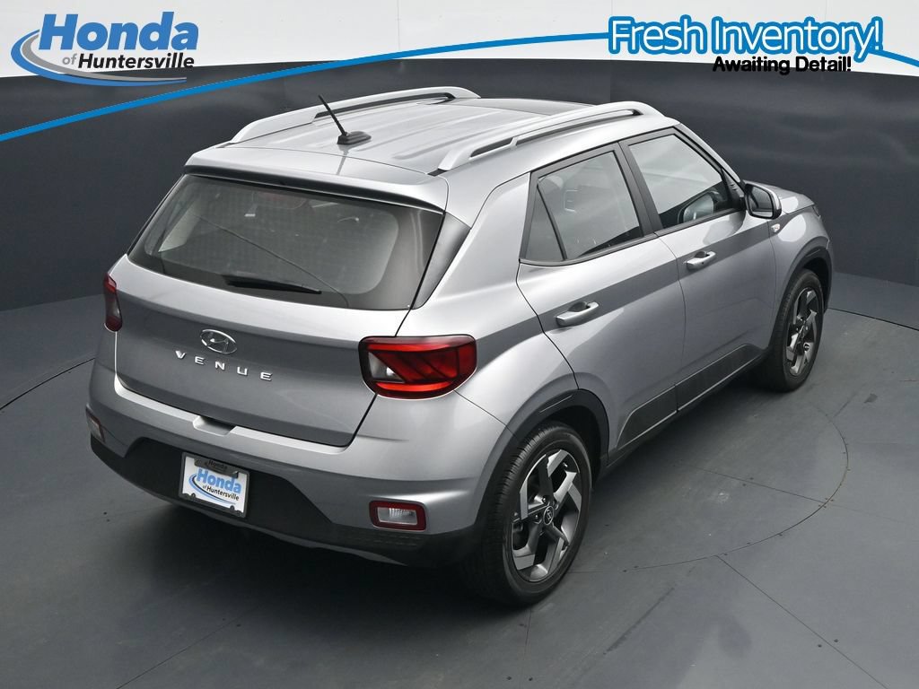 Used 2025 Hyundai Venue SEL FWD image 25