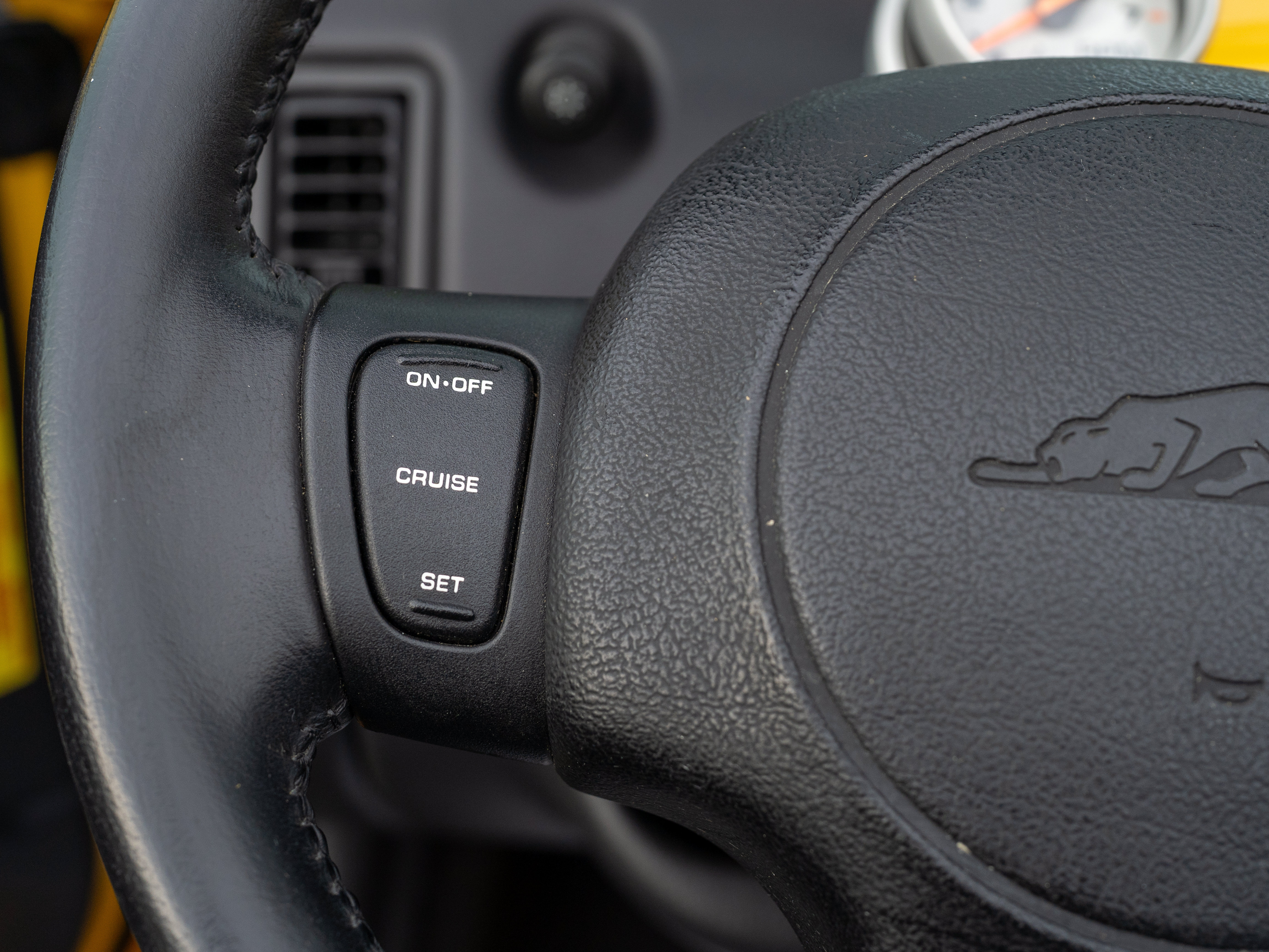 Used 2002 Chrysler Prowler RWD image 15