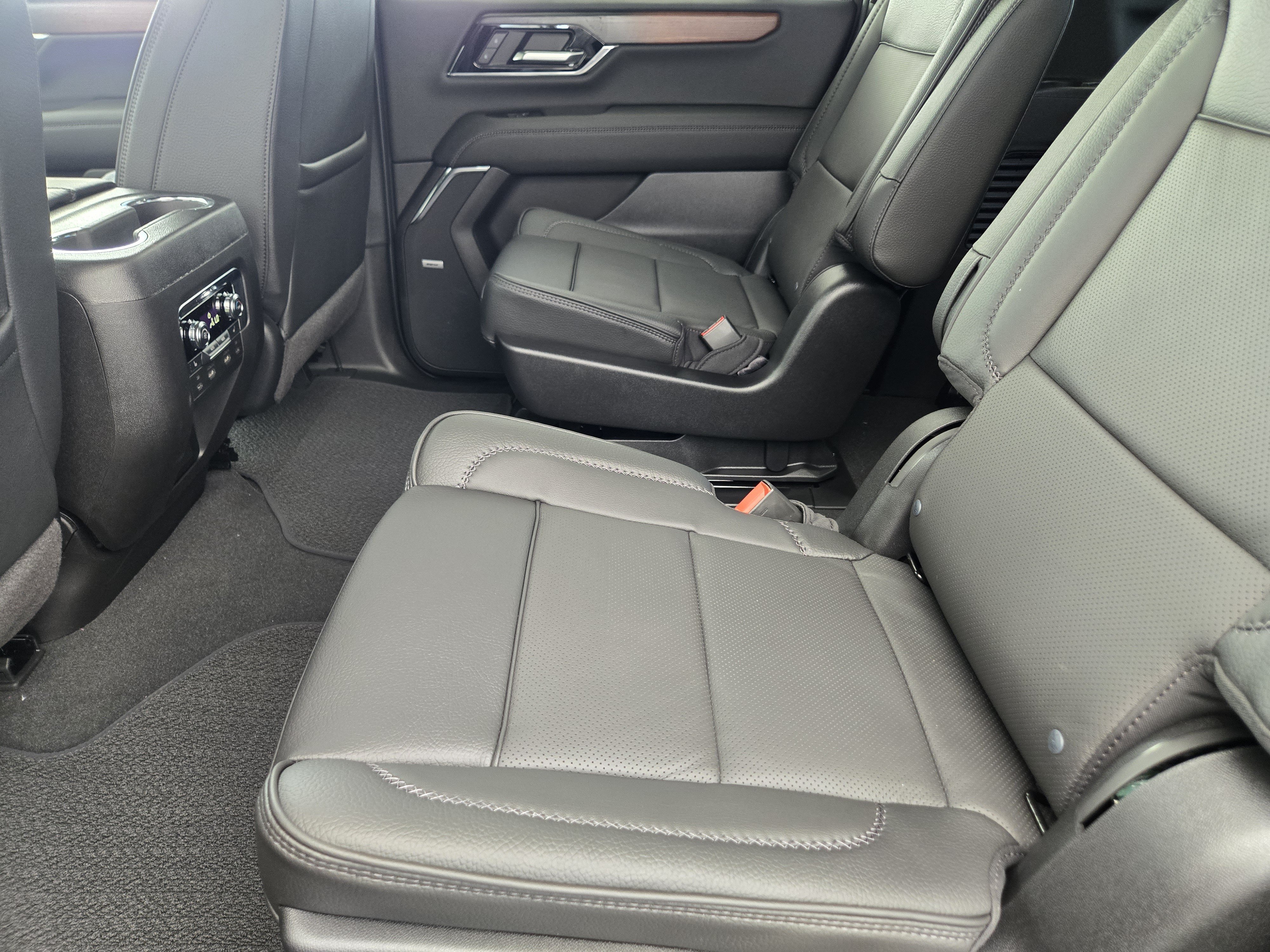 New 2026 GMC Yukon XL Denali w/ Denali Reserve Package AWD/4WD image 23