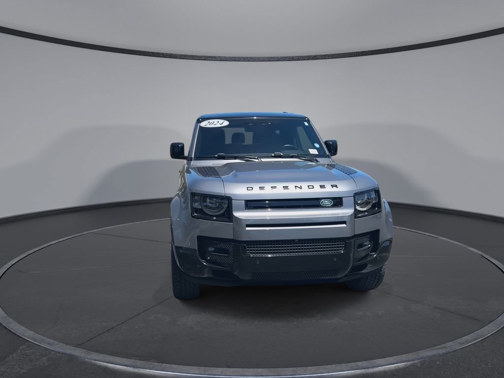 Used 2024 Land Rover Defender 90 X-Dynamic SE AWD/4WD image 3