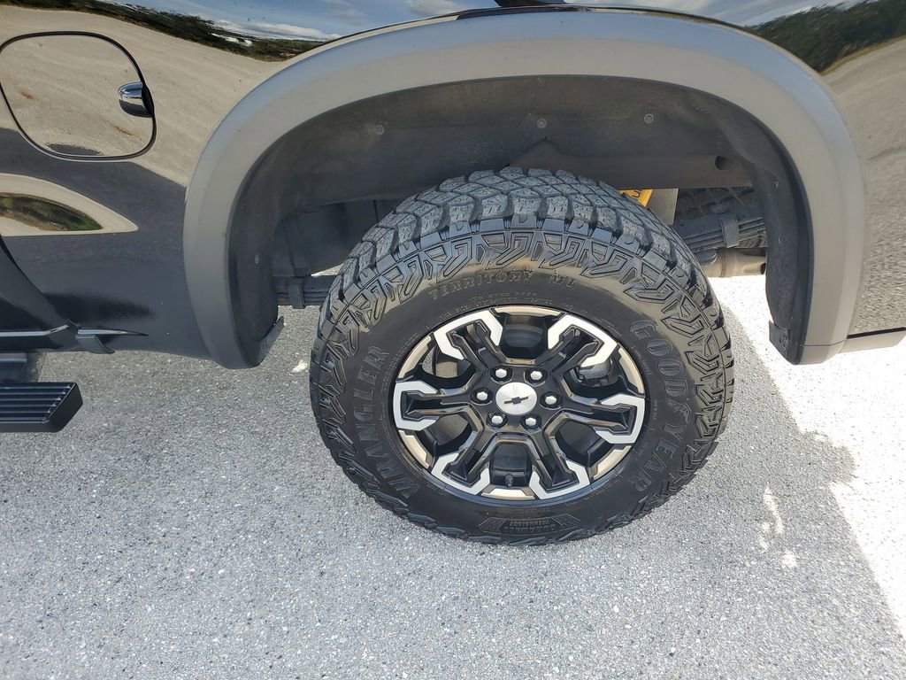 Used 2024 Chevrolet Silverado 1500 ZR2 w/ Technology Package image 19