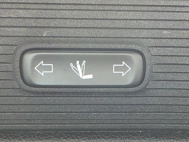 Used 2023 Jeep Wagoneer Series III w/ Preferred Equipment Group AWD/4WD image 44