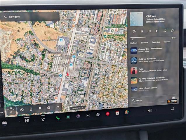 Used 2022 Tesla Model X image 13