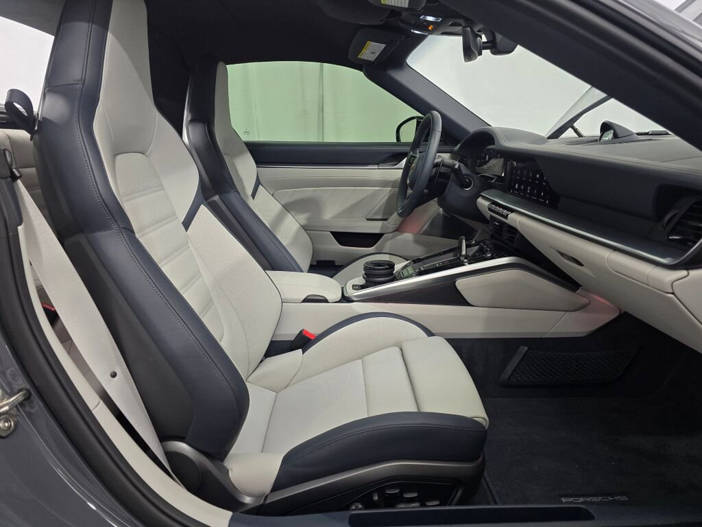 Certified 2025 Porsche 911 Targa 4 GTS AWD/4WD image 20