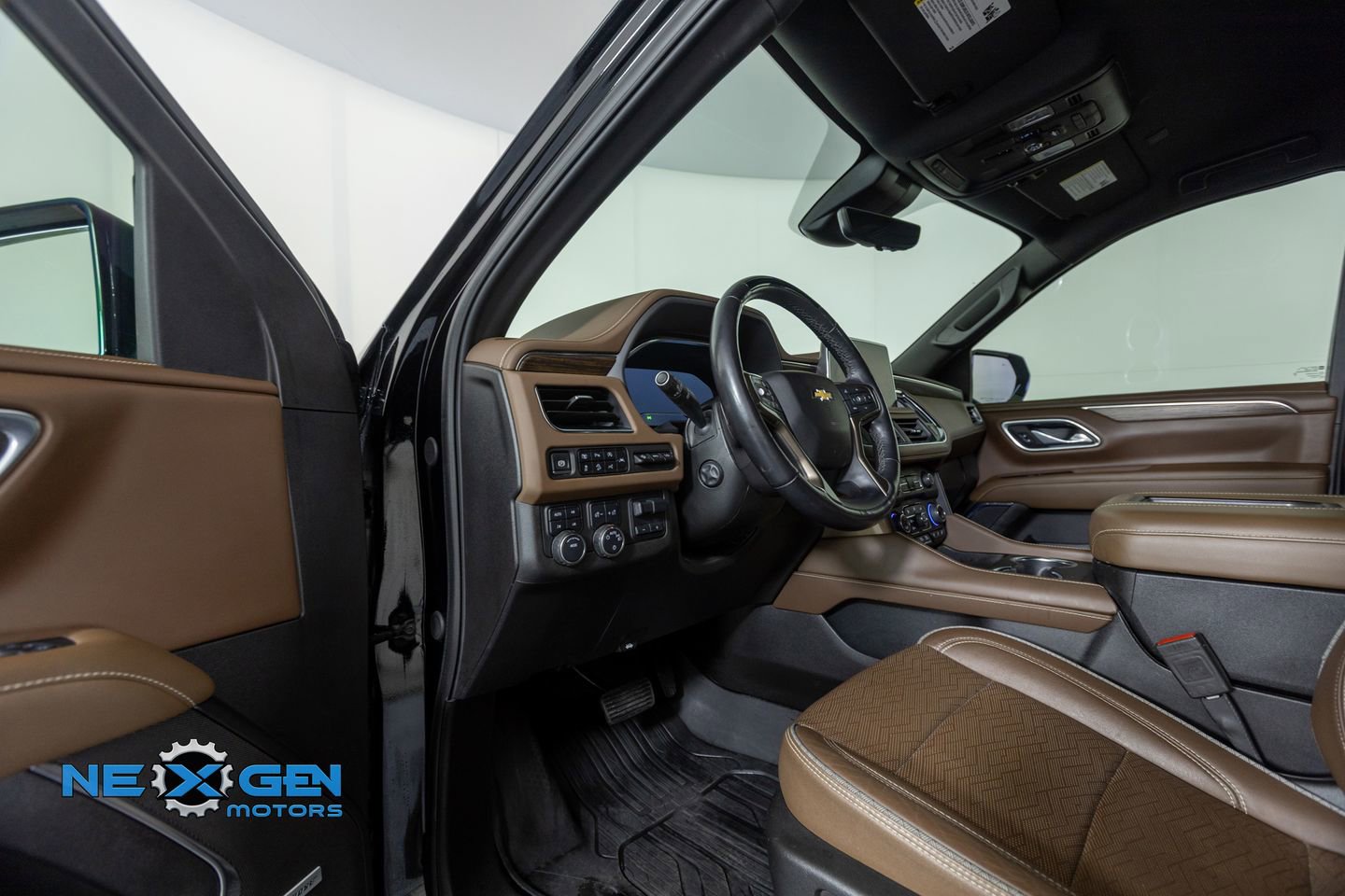 Used 2024 Chevrolet Suburban High Country w/ Advanced Technology Package image 10