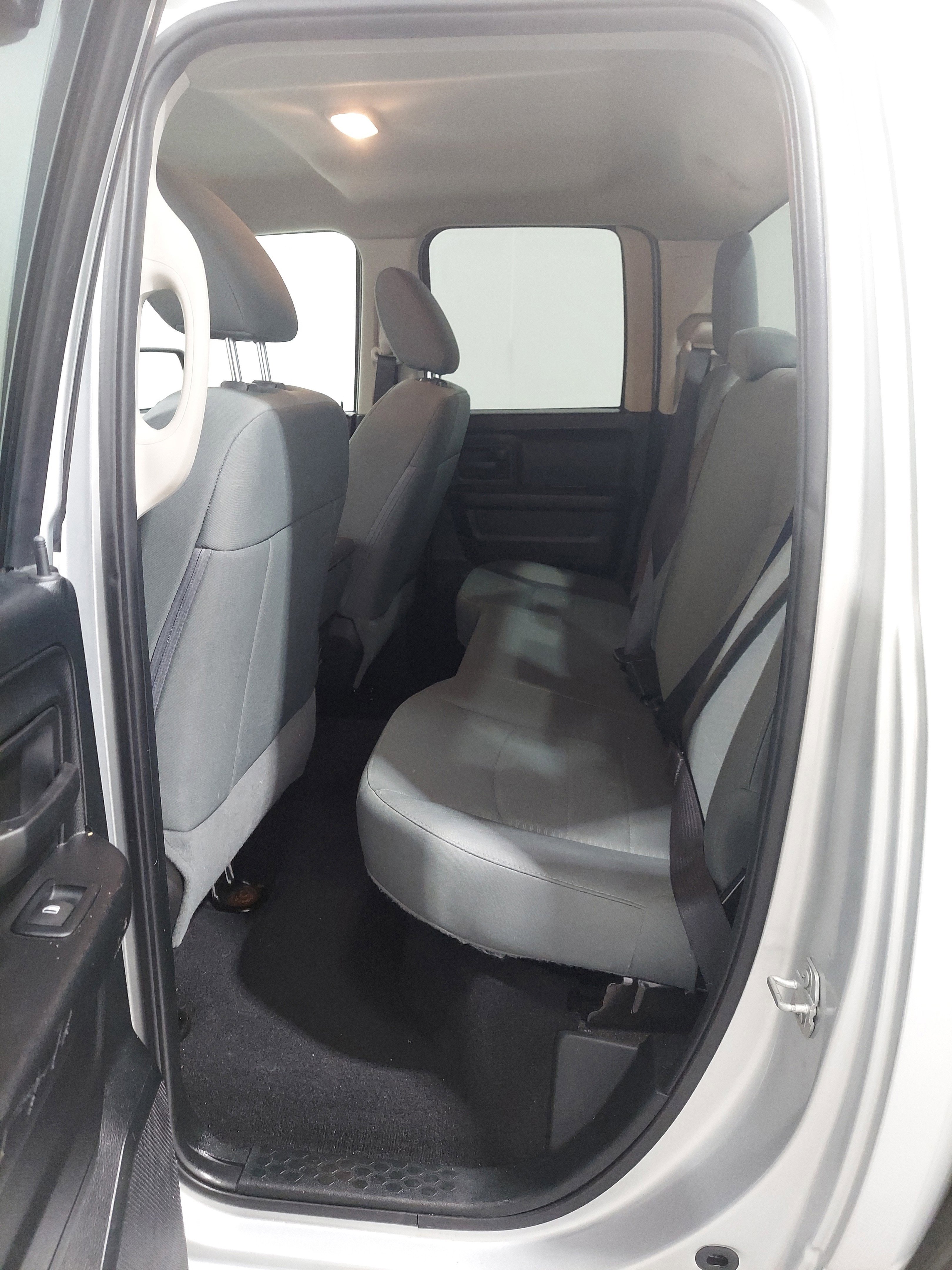 Used 2017 RAM 1500 ST w/ SXT Appearance Group AWD/4WD image 14