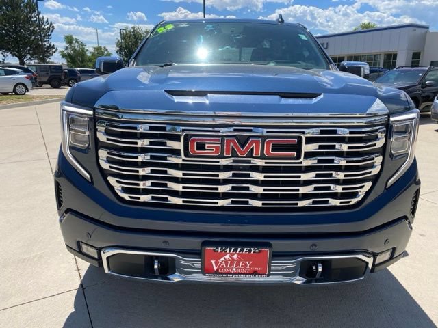 Used 2023 GMC Sierra 1500 Denali w/ Denali Reserve Package AWD/4WD image 8