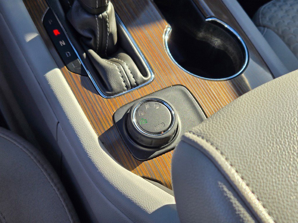 Used 2017 GMC Acadia SLE image 30