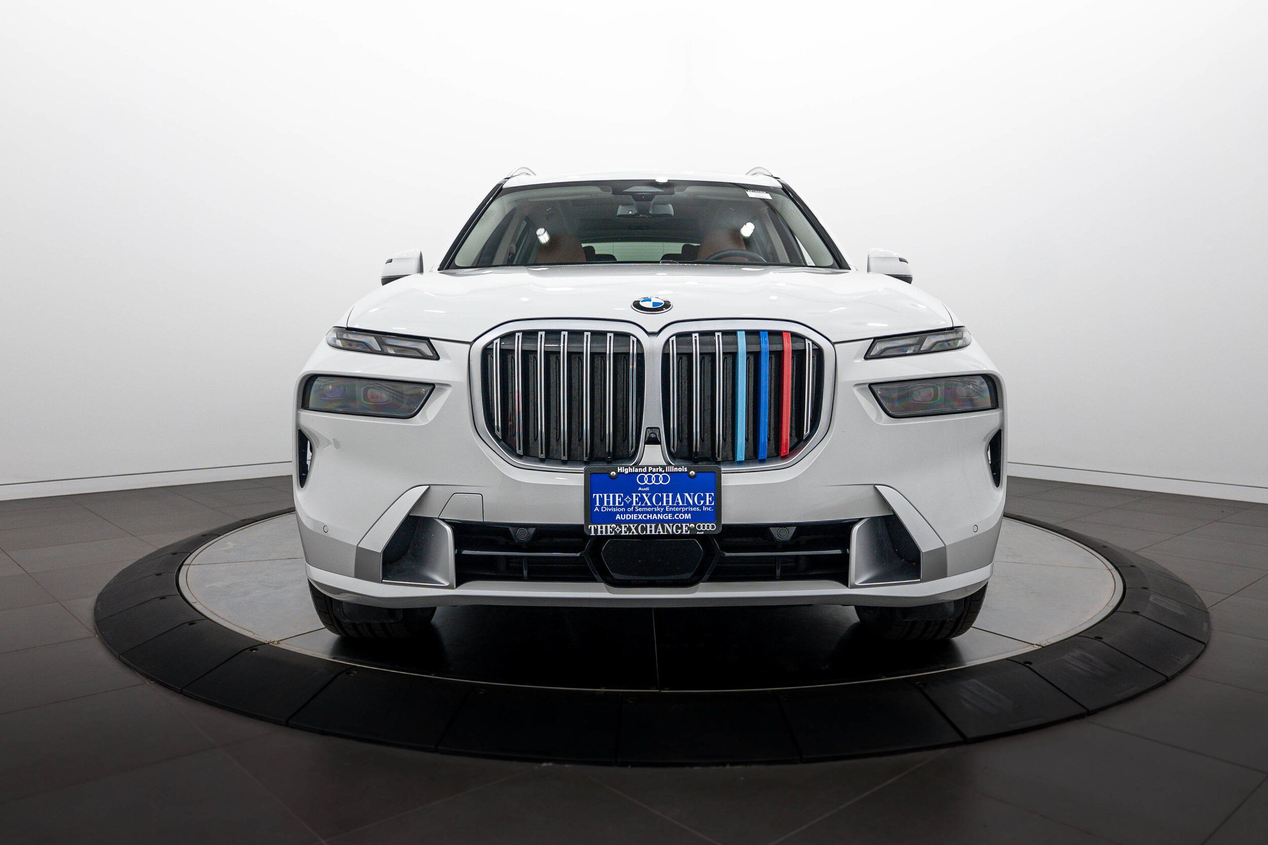 Used 2023 BMW X7 xDrive40i w/ Parking Assistance Package AWD/4WD image 24