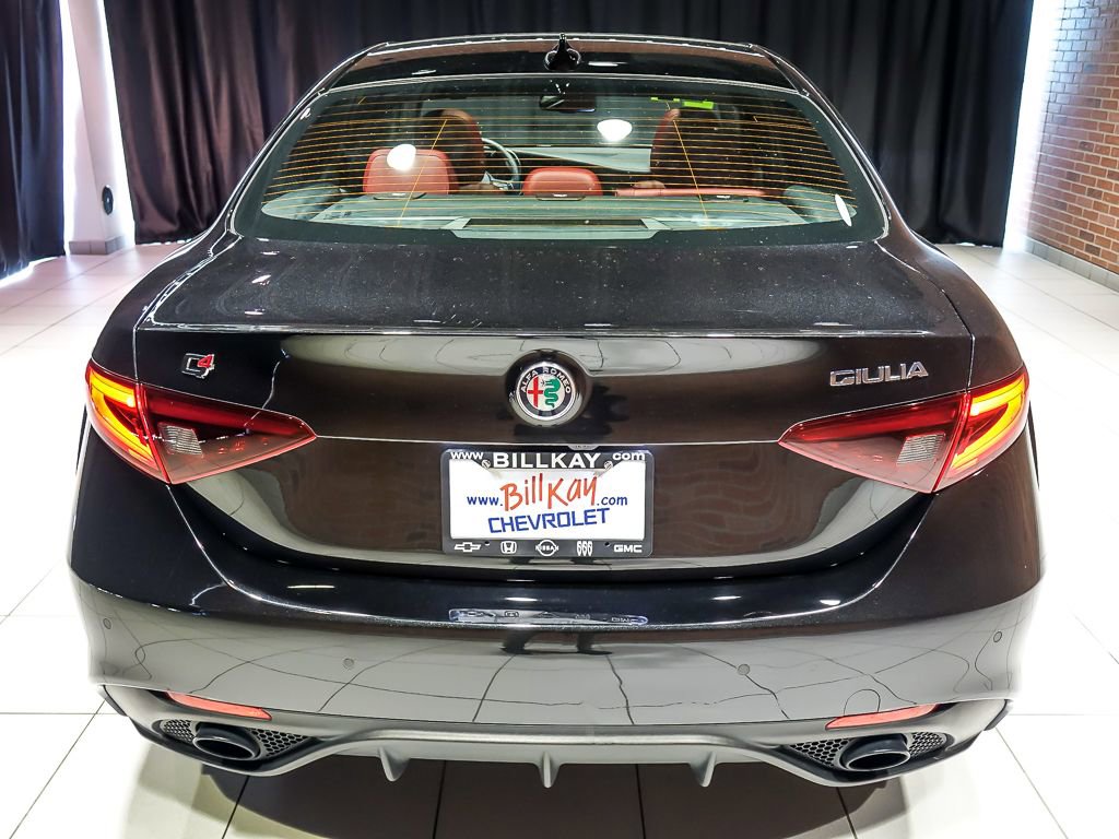 Used 2022 Alfa Romeo Giulia Veloce AWD/4WD image 7