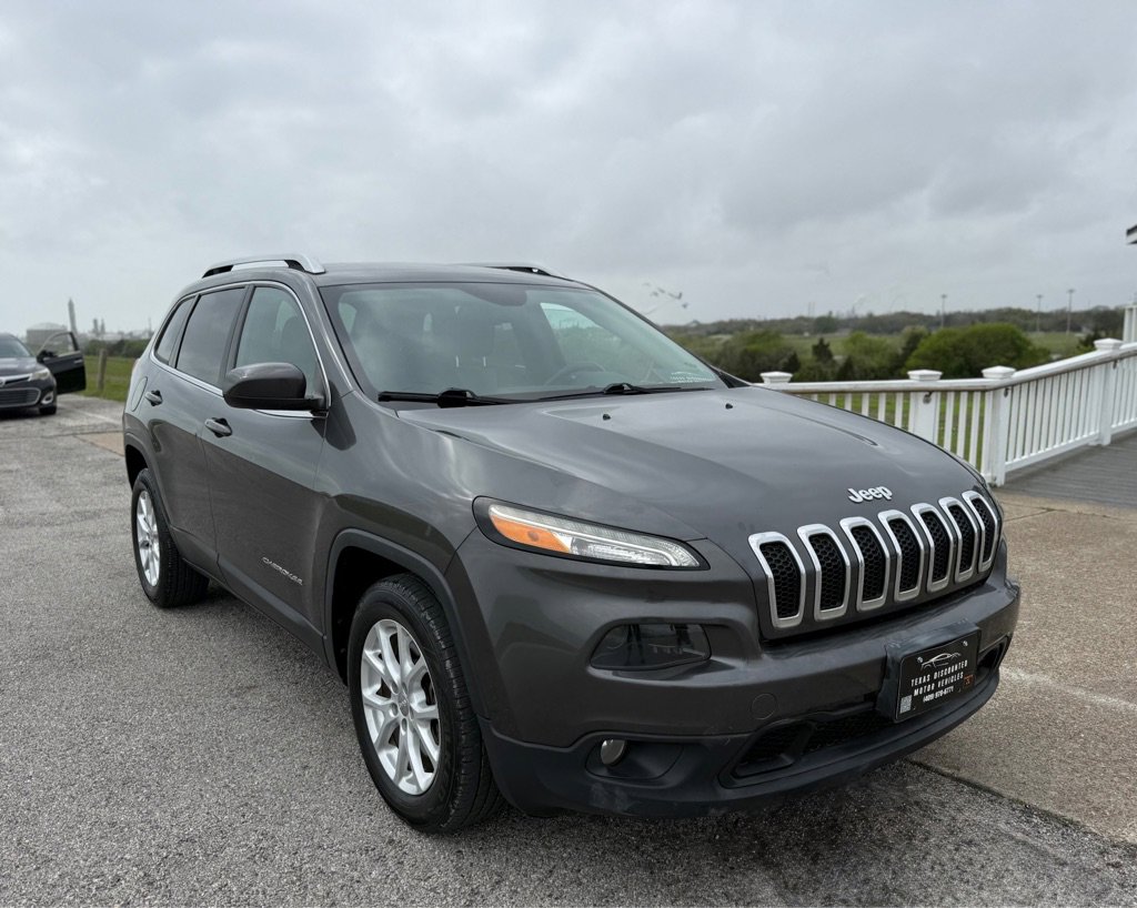 Used 2014 Jeep Cherokee Latitude w/ Comfort/Convenience Group FWD image 3