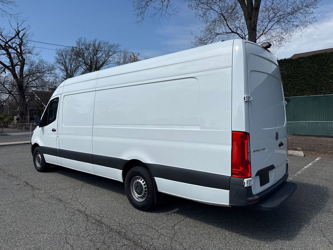 Used 2023 Mercedes-Benz Sprinter 2500 image 5