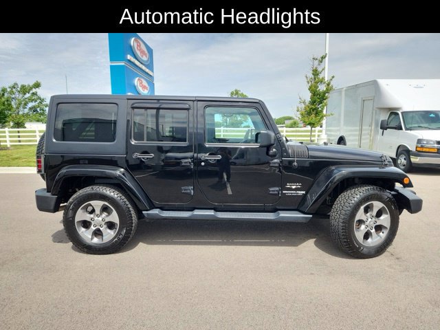Used 2018 Jeep Wrangler Unlimited Sahara AWD/4WD image 3
