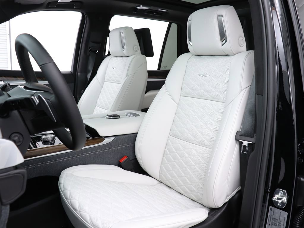 Used 2026 Cadillac Escalade Platinum Sport image 13