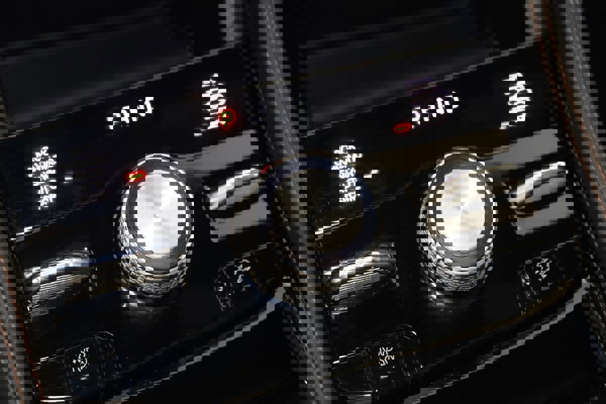 Used 2023 Jeep Grand Cherokee Summit image 7