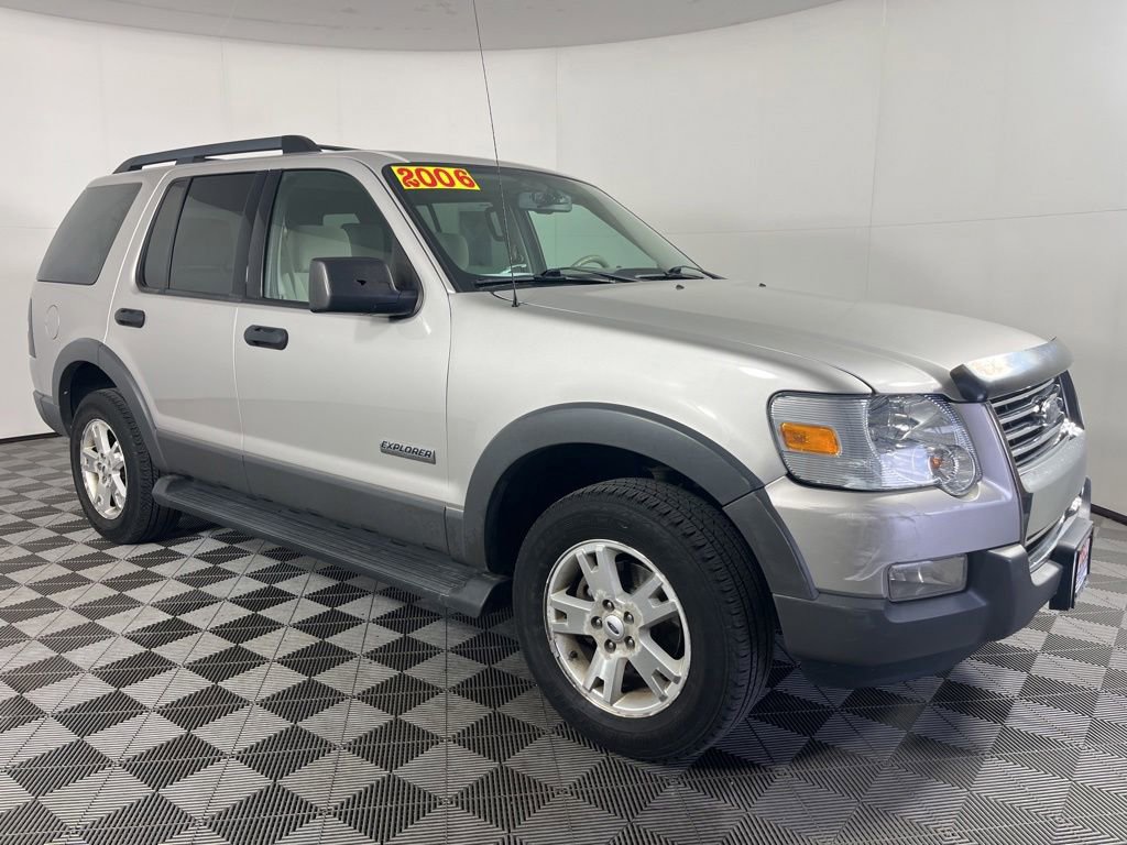 Used 2006 Ford Explorer XLT AWD/4WD image 2