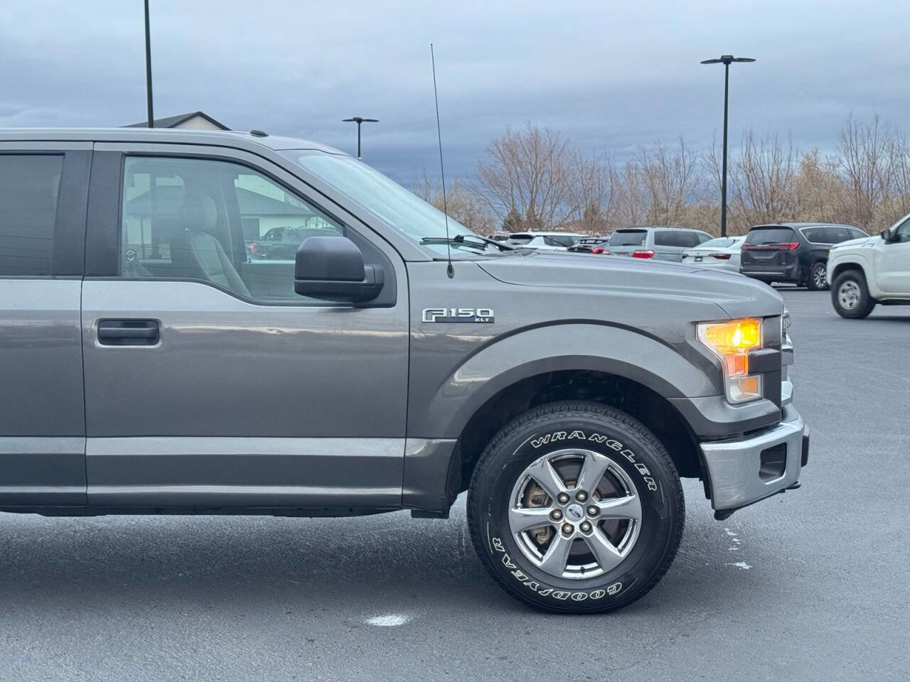 Used 2016 Ford F150 XLT w/ Trailer Tow Package image 4