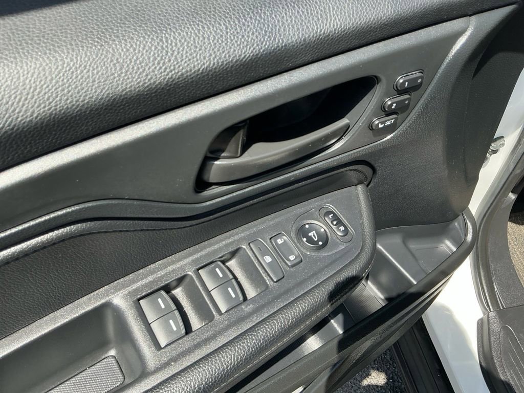Used 2023 Honda Odyssey EX-L image 16