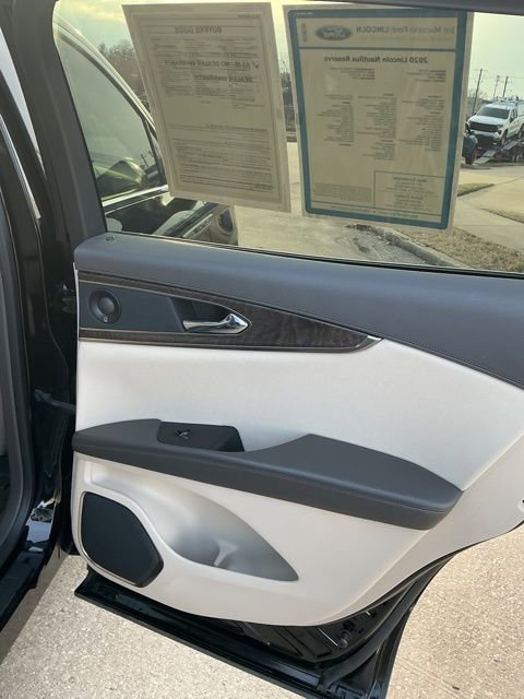 Used 2020 Lincoln Nautilus Reserve image 8
