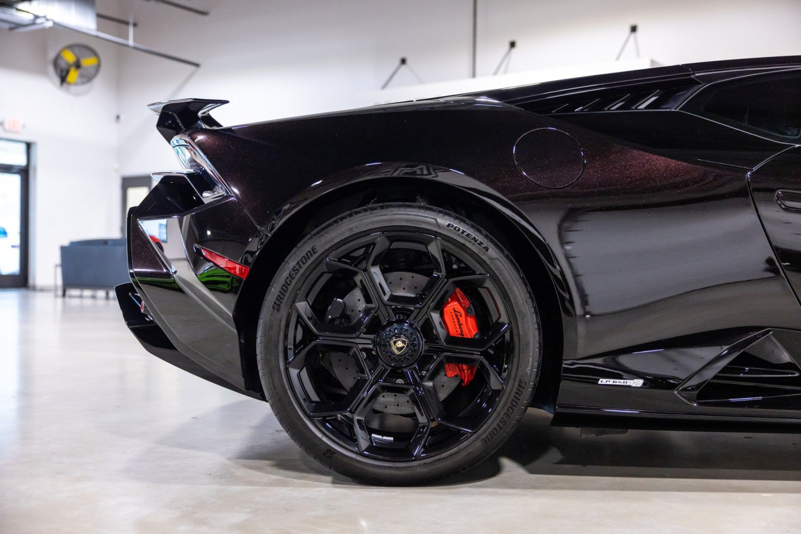 Used 2024 Lamborghini Huracan Tecnica RWD image 27