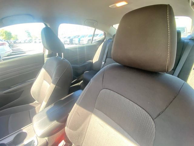 Used 2025 Nissan Altima 2.5 SV FWD image 12