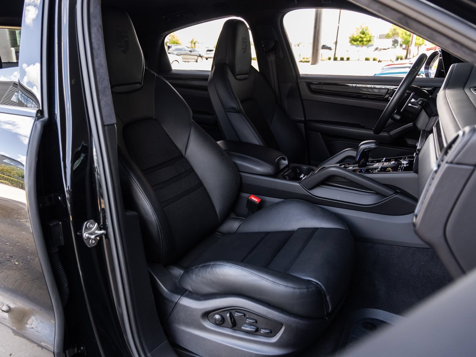 Certified 2023 Porsche Cayenne Turbo GT AWD/4WD image 52