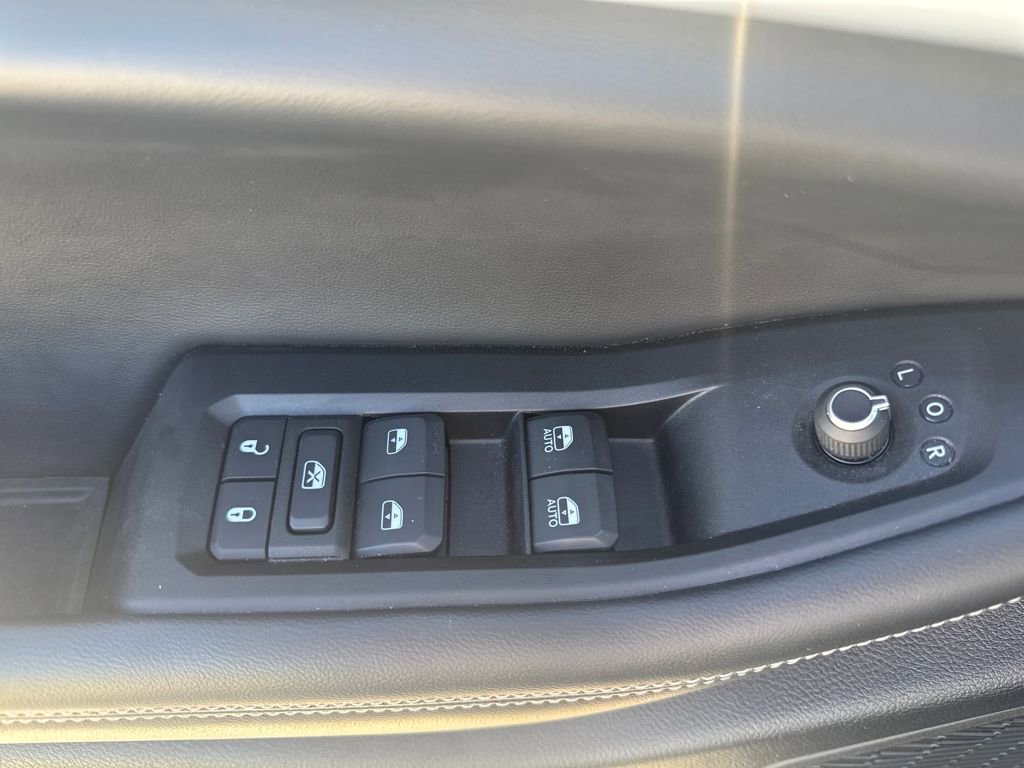 Used 2024 Jeep Grand Cherokee Limited w/ Trailer Tow Package image 13