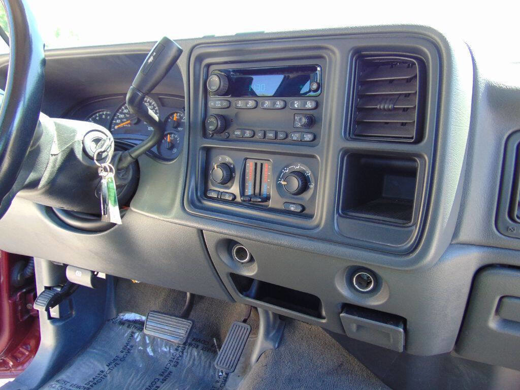 Used 2005 Chevrolet Silverado 1500 LS w/ Light Duty Power Package AWD/4WD image 20