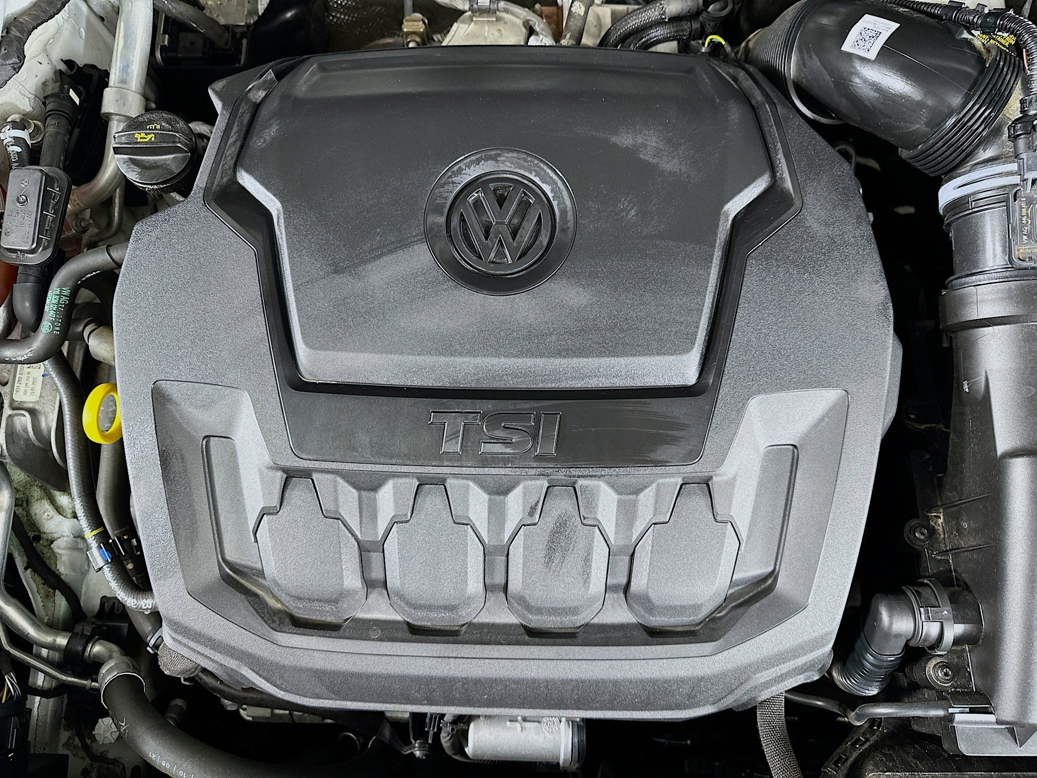 Used 2022 Volkswagen Tiguan SE R-Line image 34