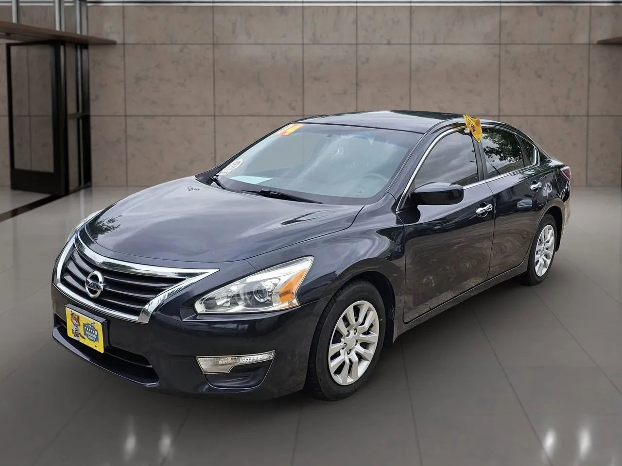 Used 2014 Nissan Altima 2.5 S w/ Display Audio Package FWD image 2