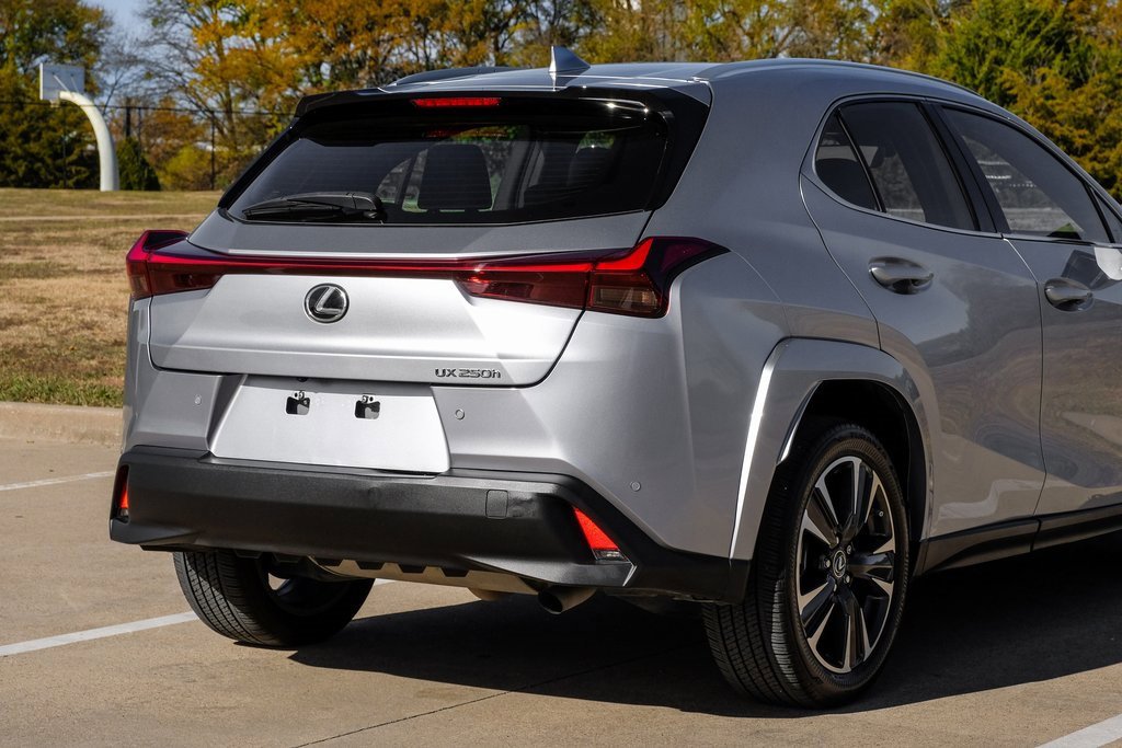 Used 2023 Lexus UX 250h FWD w/ Premium Package image 13