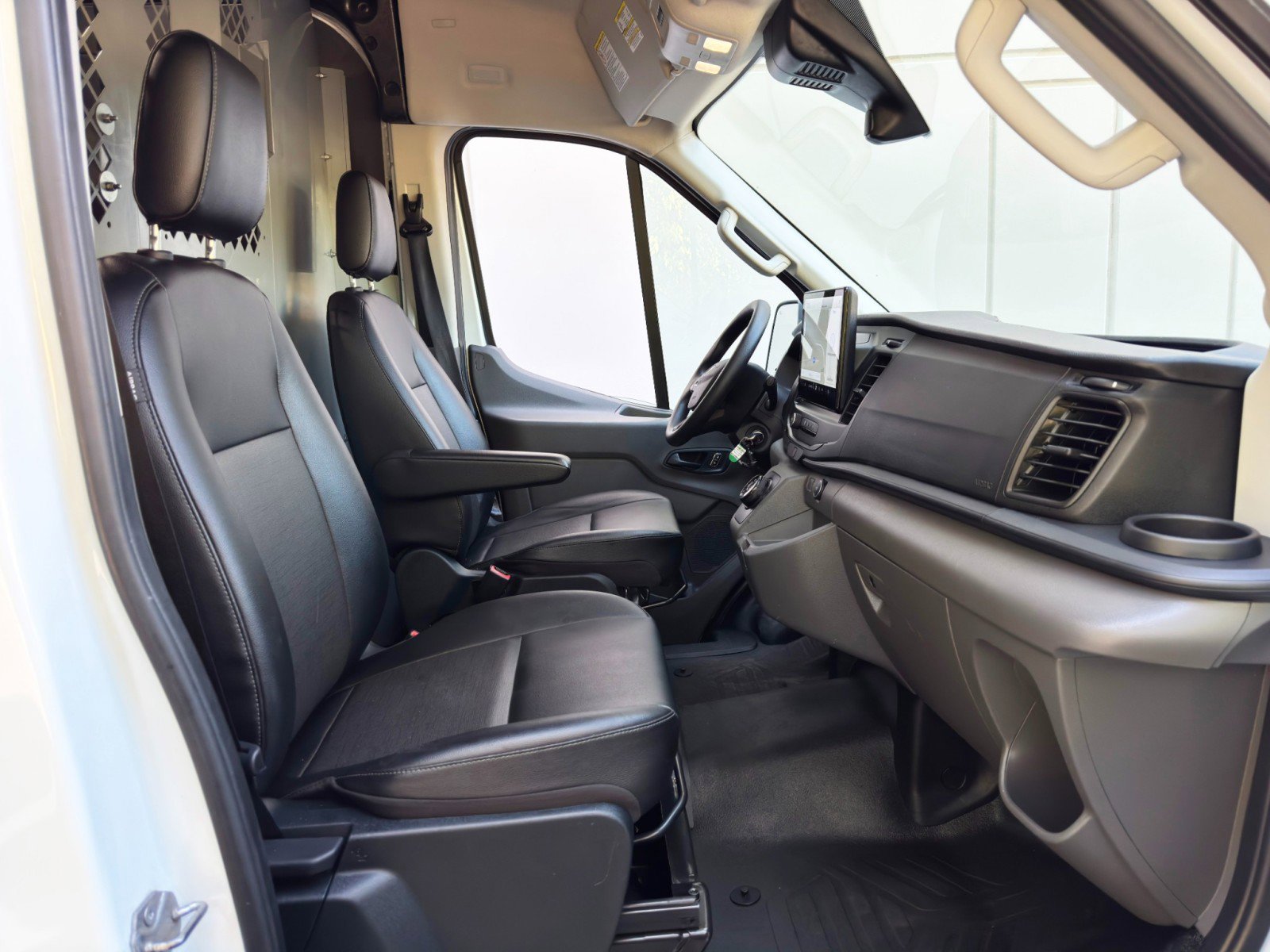 Used 2022 Ford E-Transit Medium Roof w/ Load Area Protection Package image 13