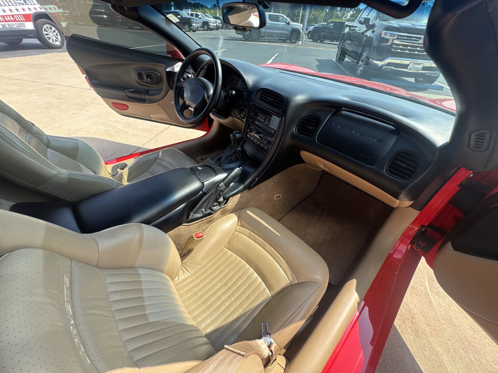 Used 1998 Chevrolet Corvette Coupe w/ Memory Pkg RWD image 10