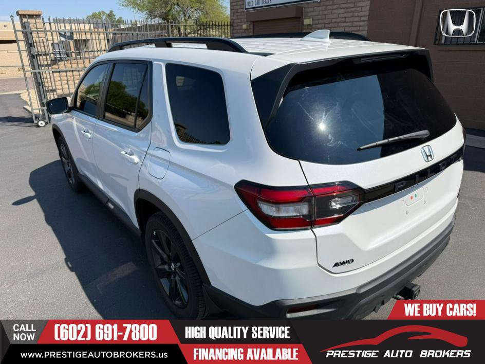 Used 2023 Honda Pilot Sport image 13