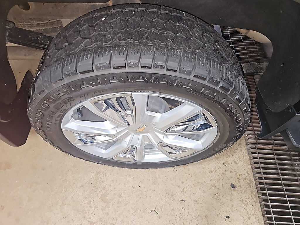 Used 2024 Chevrolet Silverado 1500 High Country w/ High Country Premium Package image 11