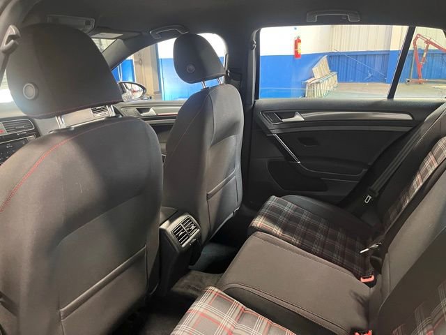 Used 2018 Volkswagen Golf 4-Door image 17