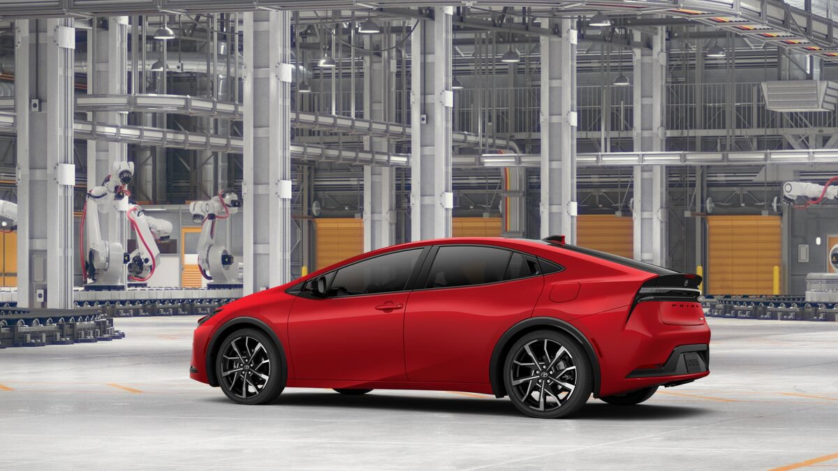 New 2027 Toyota Prius Plug-In Hybrid FWD image 5