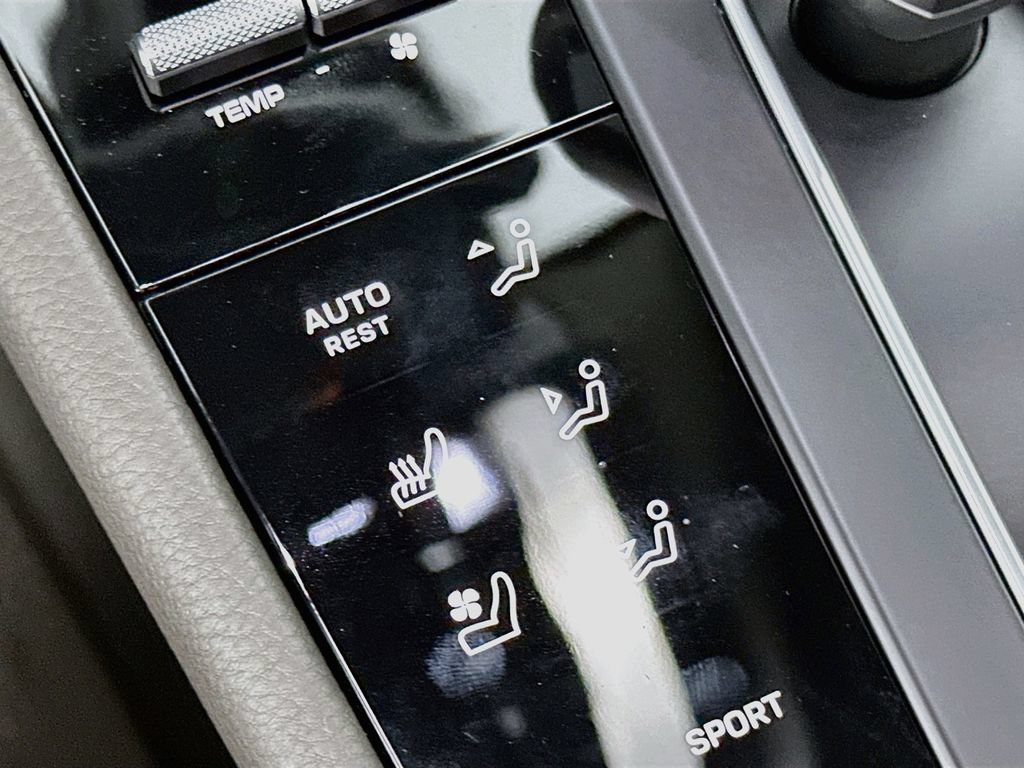 New 2026 Porsche Macan AWD/4WD image 23