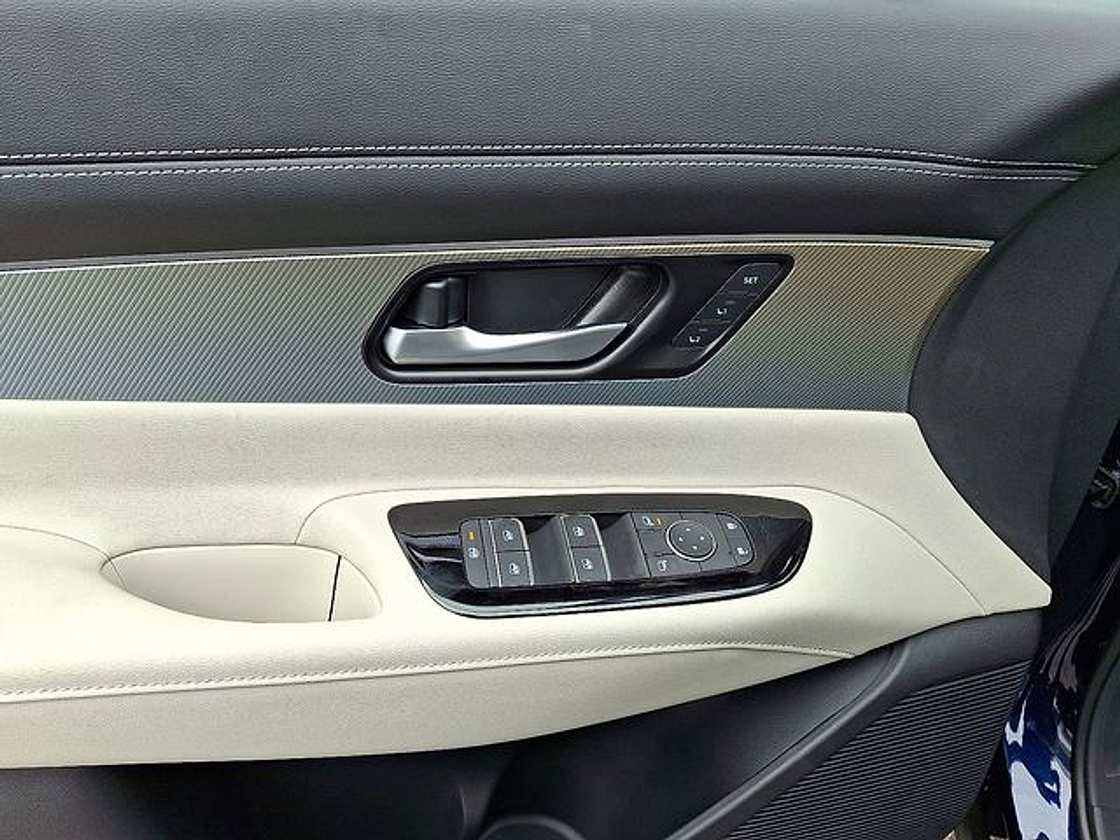 New 2025 Nissan Murano SL w/ Cargo Package AWD/4WD image 8