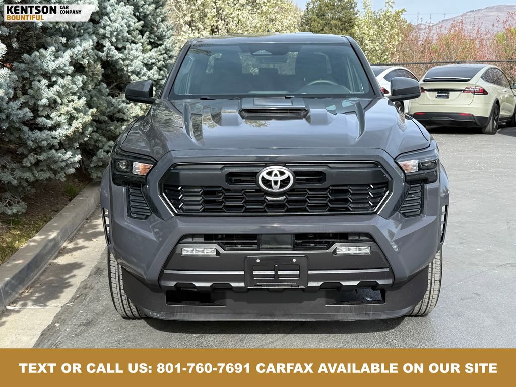 Used 2025 Toyota Tacoma TRD Sport image 2