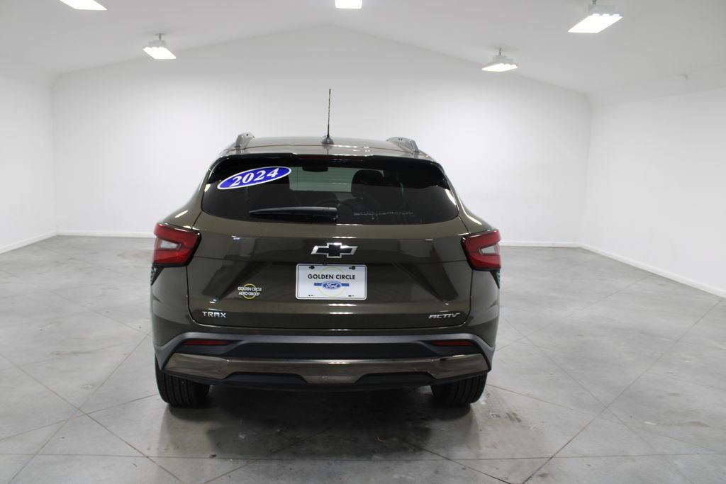 Used 2024 Chevrolet Trax ACTIV w/ Sunroof Package FWD image 8
