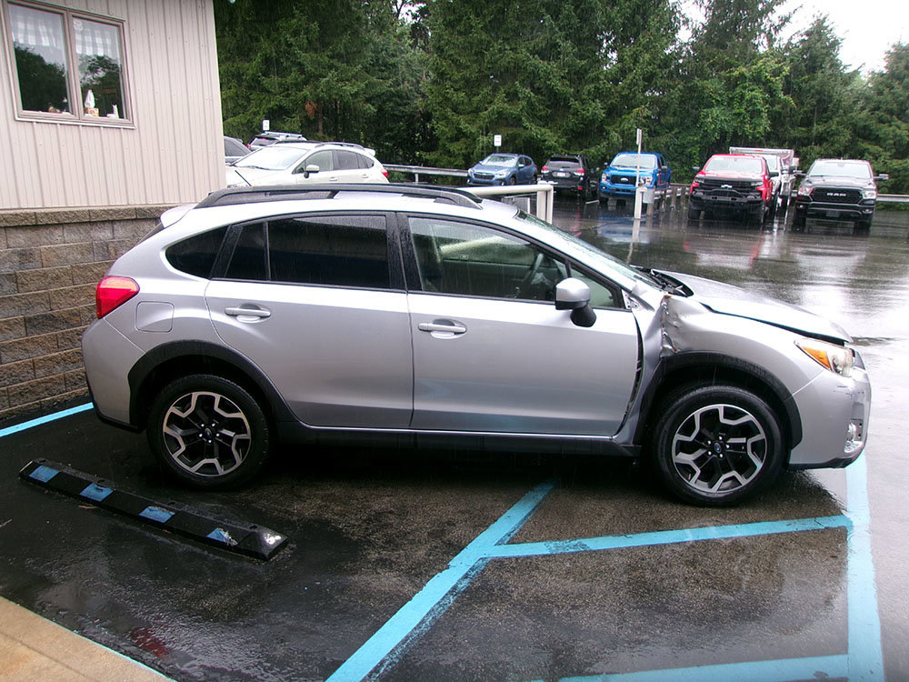 Used 2016 Subaru Crosstrek 2.0i Premium w/ Moonroof Package image 6