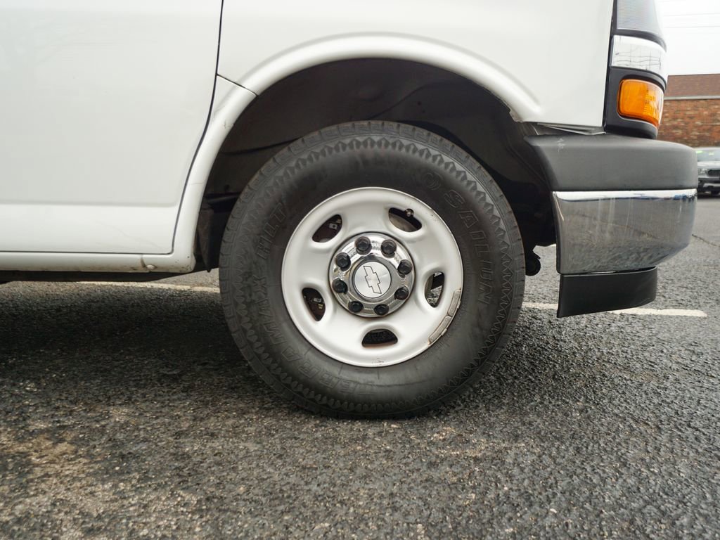 Used 2020 Chevrolet Express 3500 LT w/ LT Preferred Equipment Group image 3