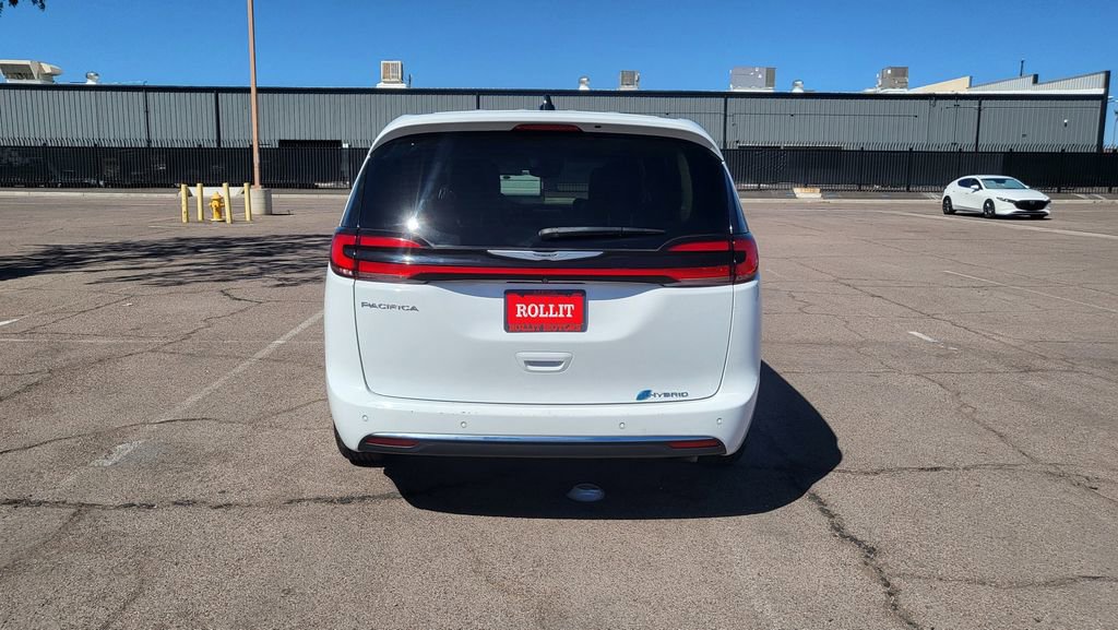 Used 2024 Chrysler Pacifica Select image 7