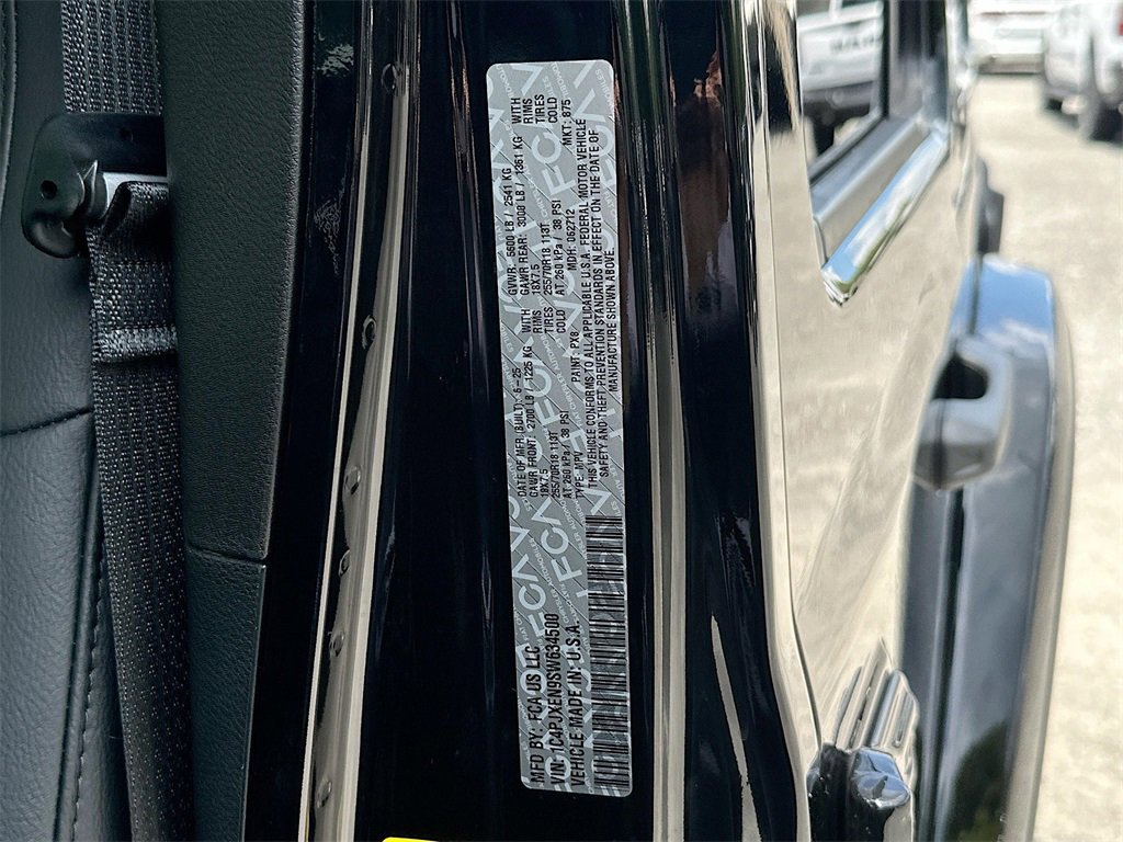 New 2025 Jeep Wrangler Unlimited Sahara AWD/4WD image 32