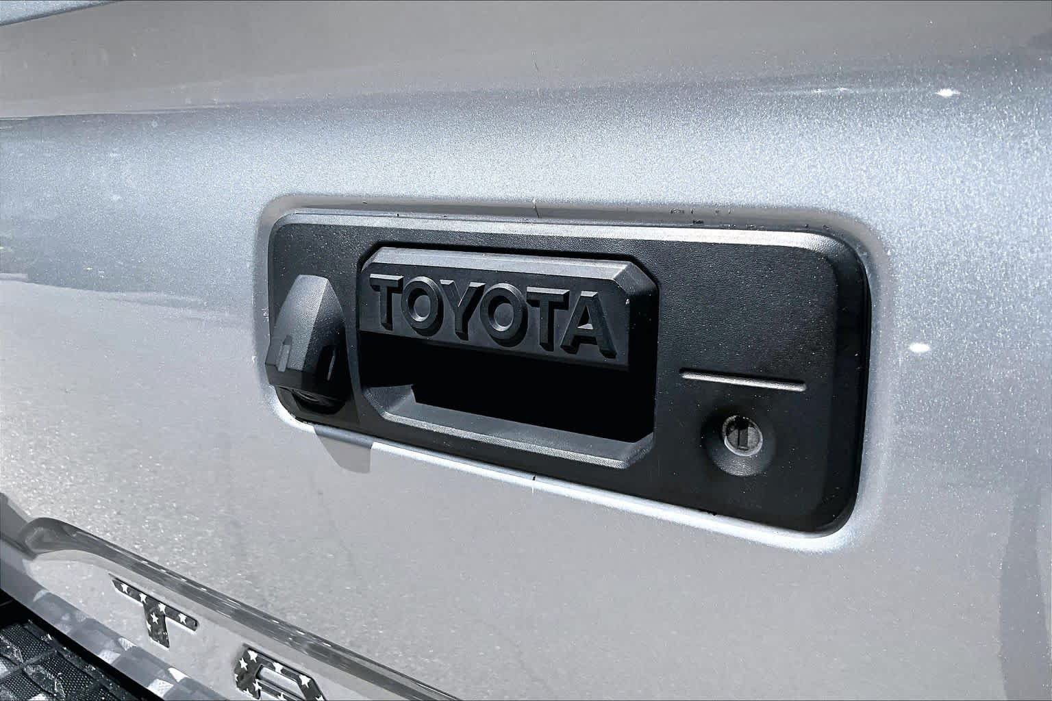 Used 2021 Toyota Tacoma SR5 RWD image 31