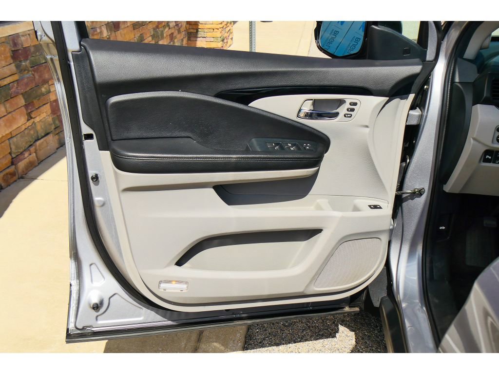 Used 2022 Honda Pilot Touring image 9