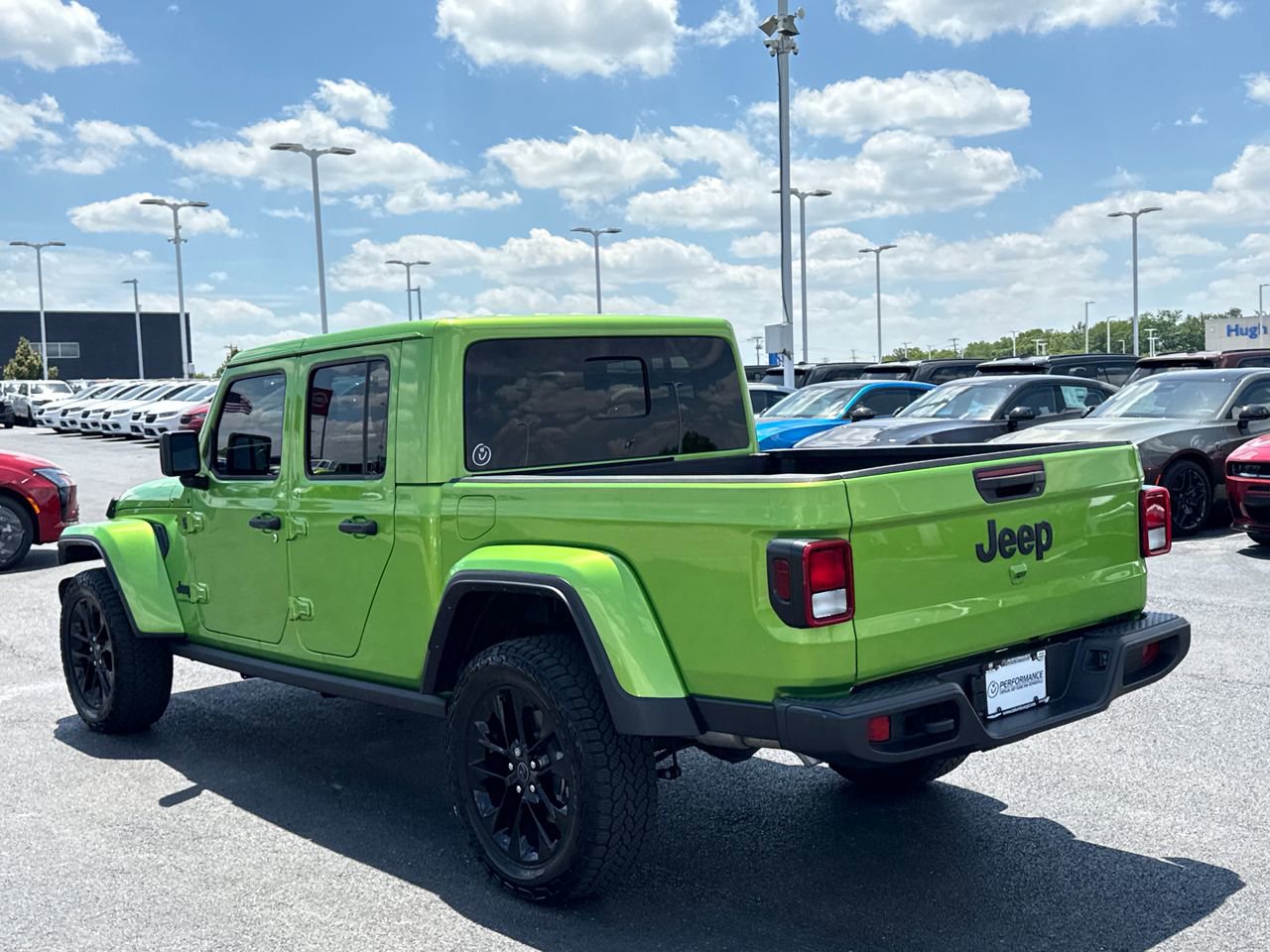 Used 2025 Jeep Gladiator Sport AWD/4WD image 5