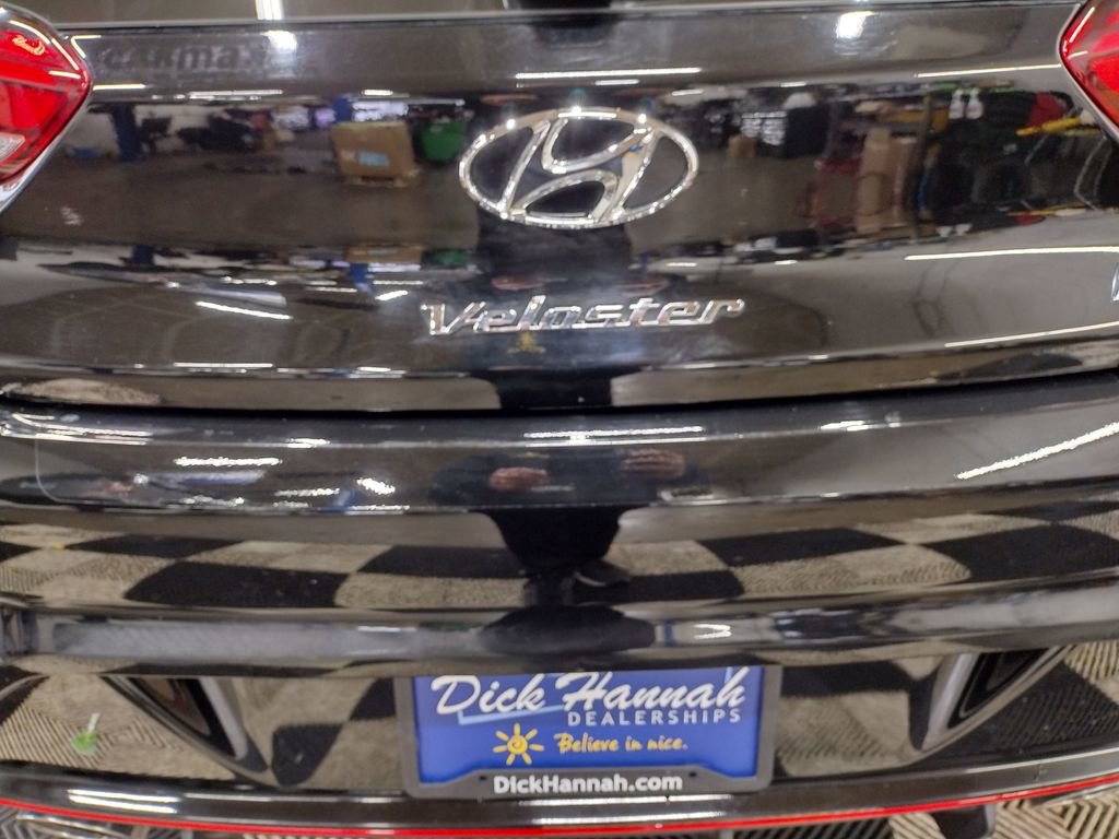 Certified 2022 Hyundai Veloster N Base image 15